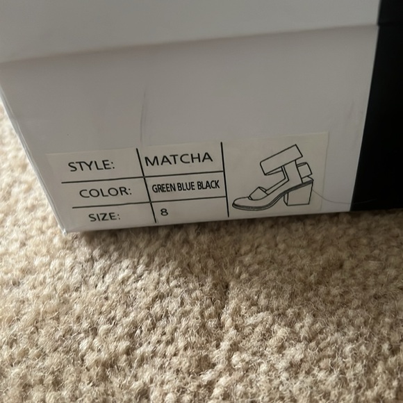 I desire the things that will destroy me sandals - Picture 9 of 9